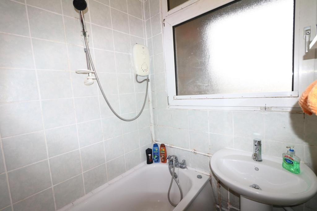 Cosy 3 Bed Apt, Old Truman Brewery! Brick Lane, London, E1 ภายนอก รูปภาพ