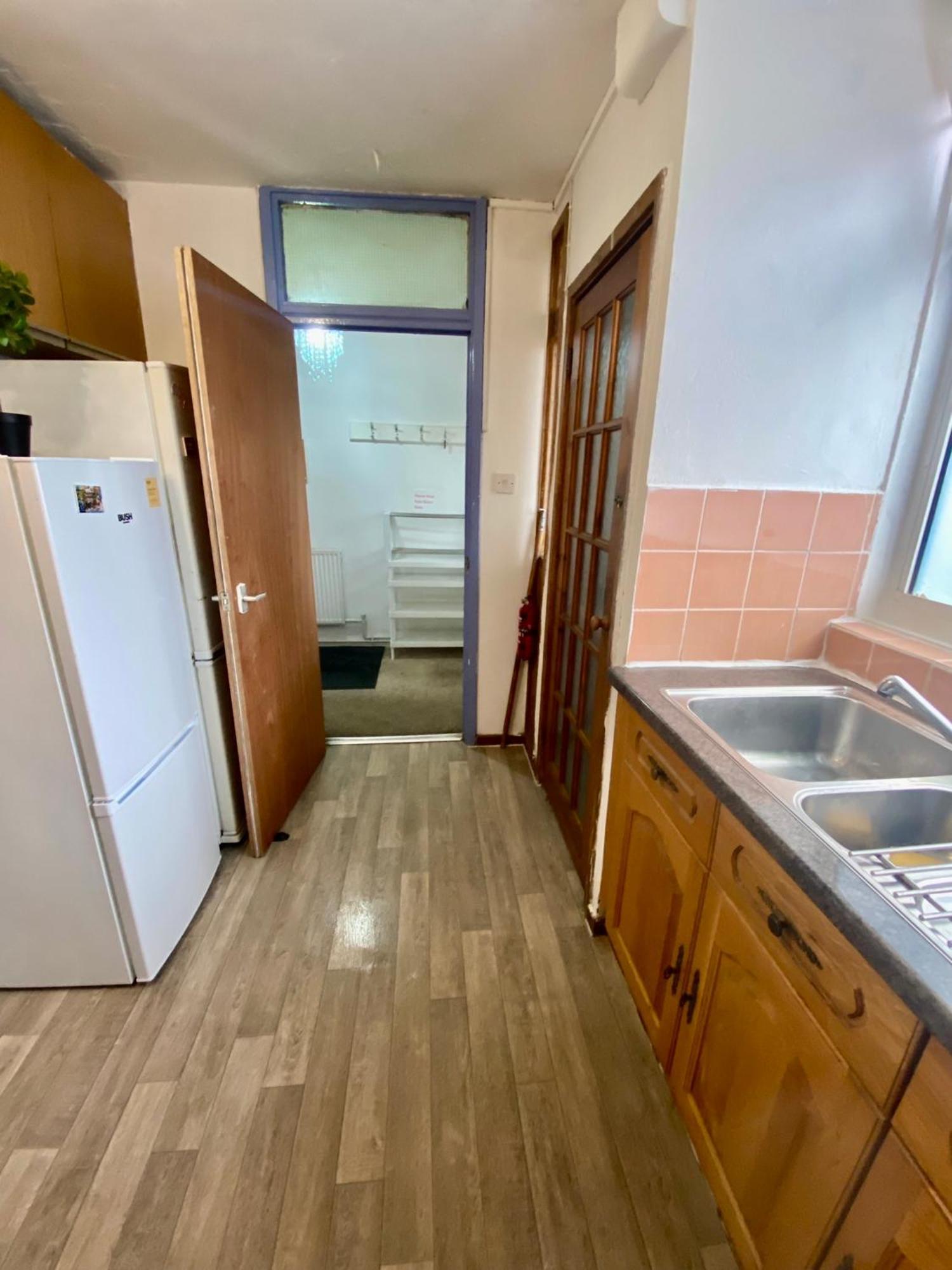 Cosy 3 Bed Apt, Old Truman Brewery! Brick Lane, London, E1 ภายนอก รูปภาพ