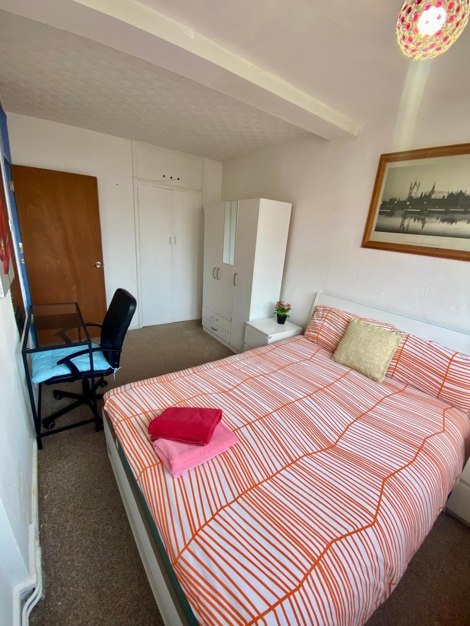 Cosy 3 Bed Apt, Old Truman Brewery! Brick Lane, London, E1 ภายนอก รูปภาพ