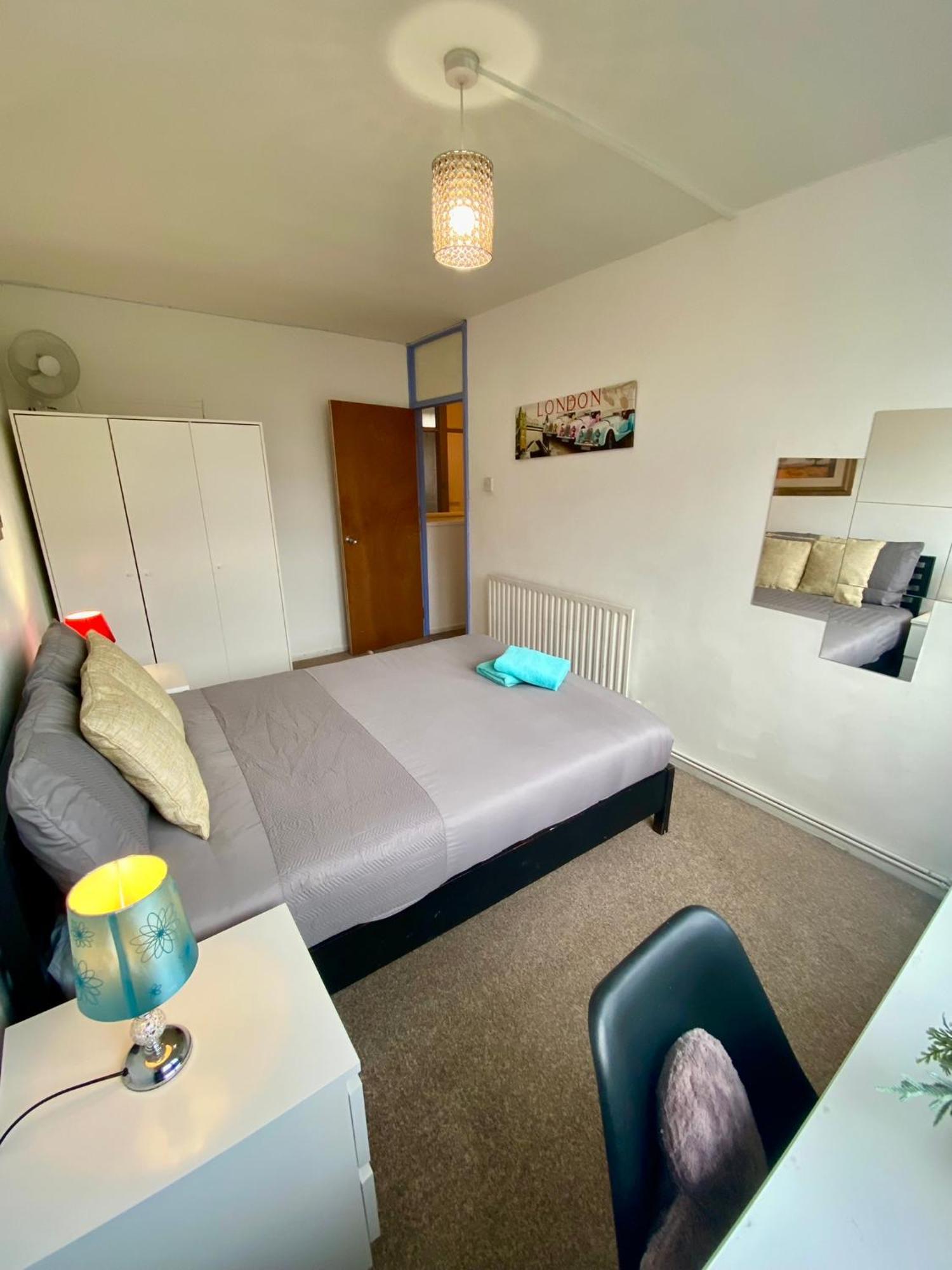 Cosy 3 Bed Apt, Old Truman Brewery! Brick Lane, London, E1 ภายนอก รูปภาพ