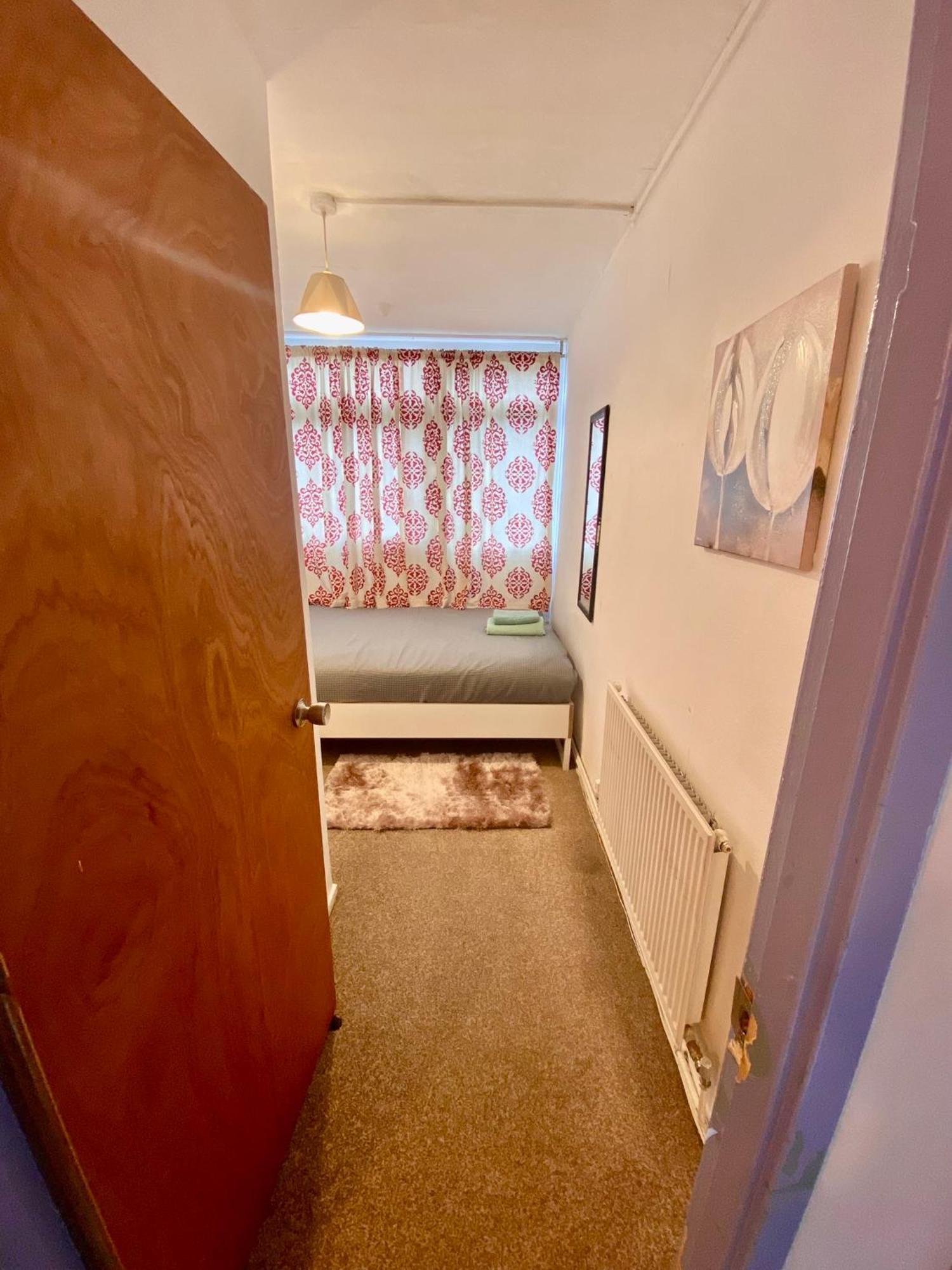 Cosy 3 Bed Apt, Old Truman Brewery! Brick Lane, London, E1 ภายนอก รูปภาพ