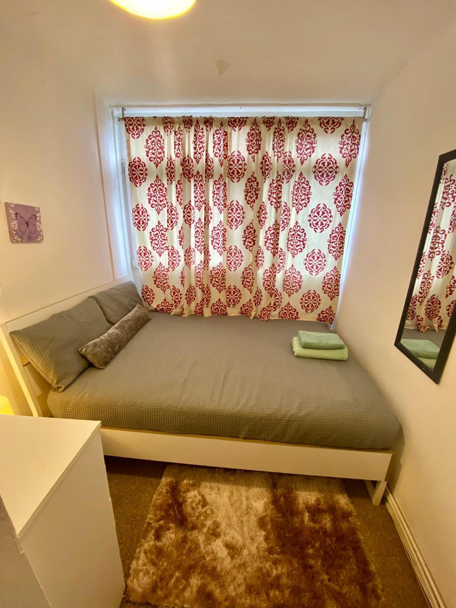 Cosy 3 Bed Apt, Old Truman Brewery! Brick Lane, London, E1 ภายนอก รูปภาพ