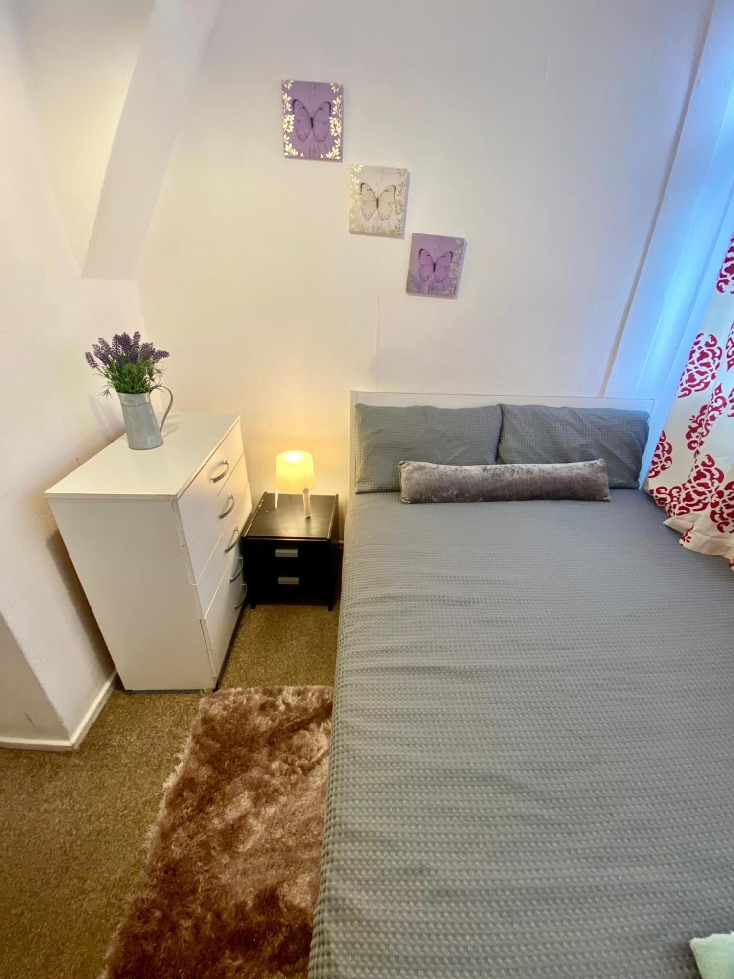 Cosy 3 Bed Apt, Old Truman Brewery! Brick Lane, London, E1 ภายนอก รูปภาพ